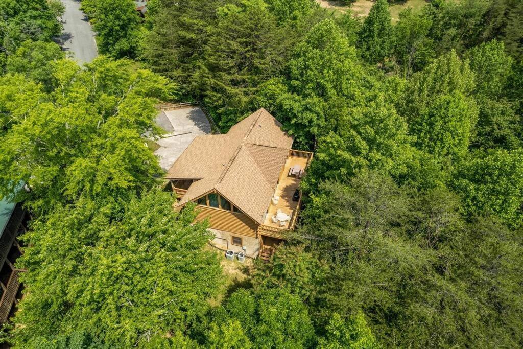 1 Min To The Parkway Spacious Cabin W 3 Suites And Extra Bedroom! Pigeon Forge Eksteriør bilde