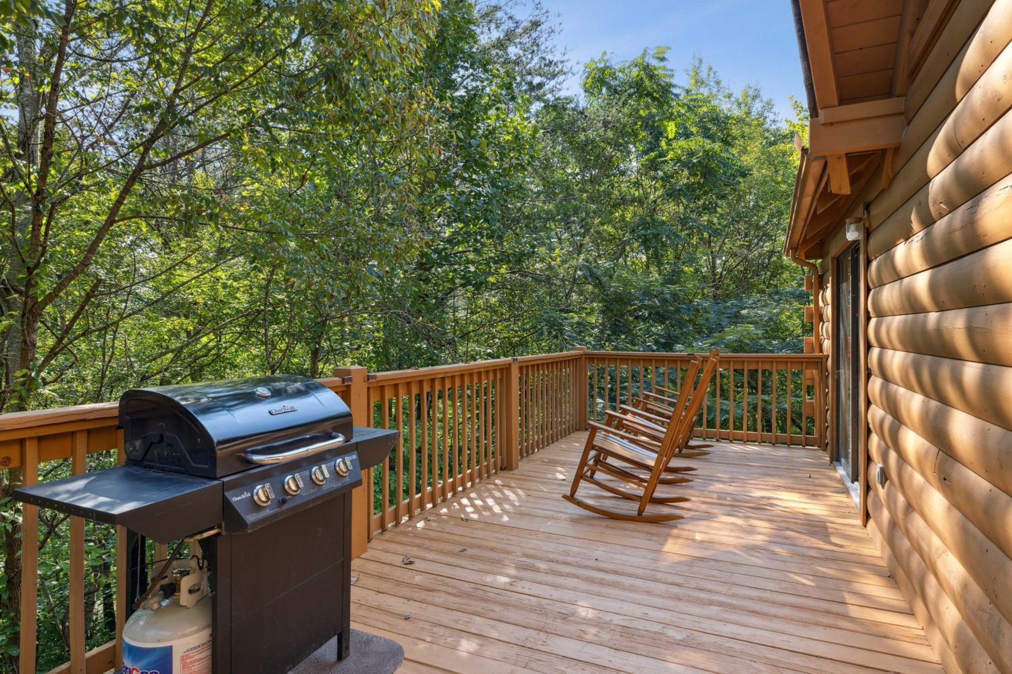1 Min To The Parkway Spacious Cabin W 3 Suites And Extra Bedroom! Pigeon Forge Eksteriør bilde
